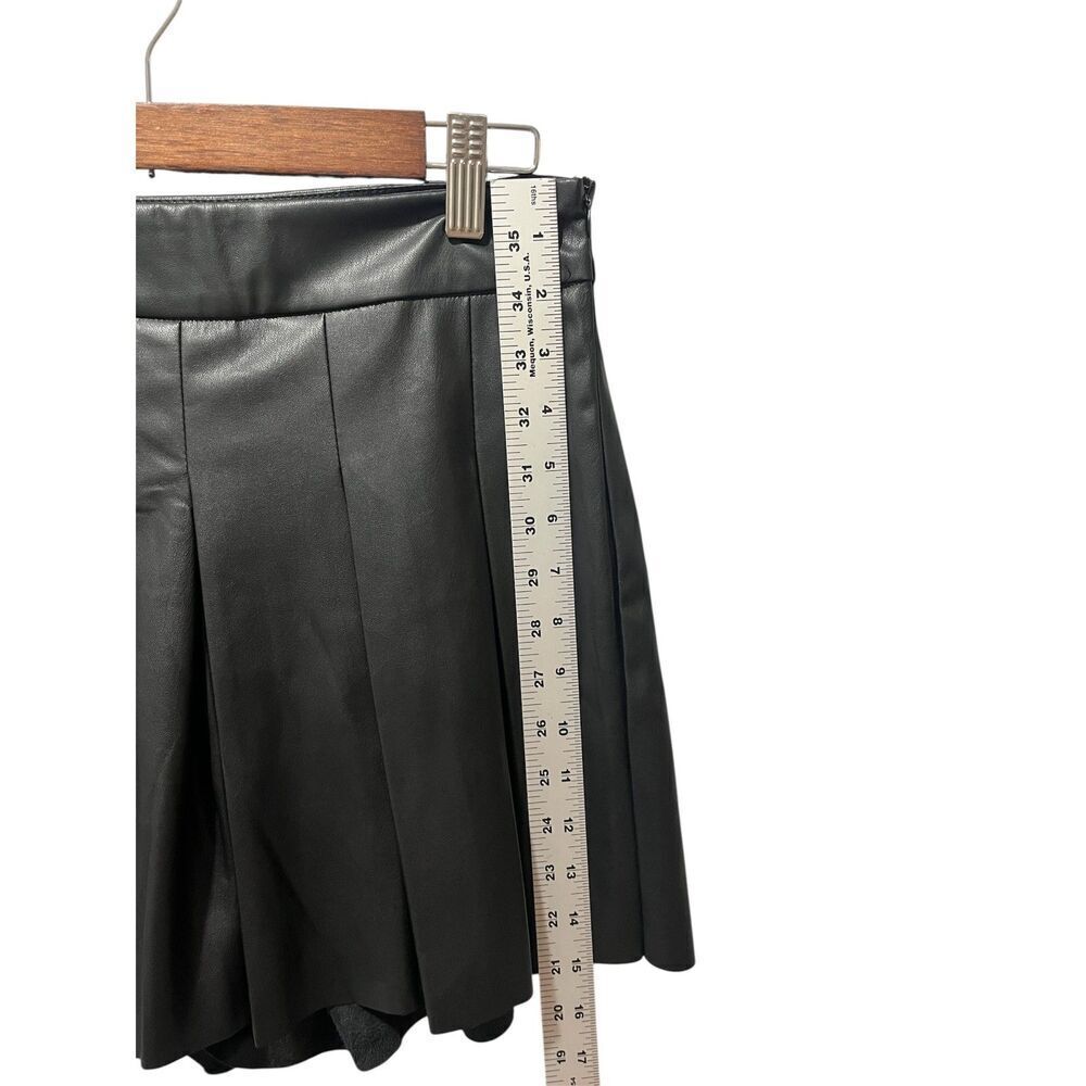 Altar'd State Faux Leather Pleated Mini Skort Size Medium Black NWT - Picture 5 of 7